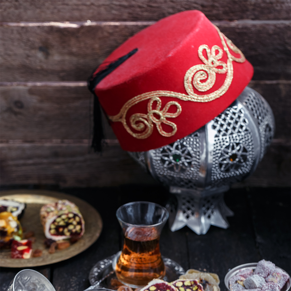 Hurma, sofraların manevi anlamını güçlendiren eşsiz bir meyvedir. Osmanlı Hurma ürünleriyle kurulan sofralar, hem geleneksel hem de modern sunumlara uyum sağlar.